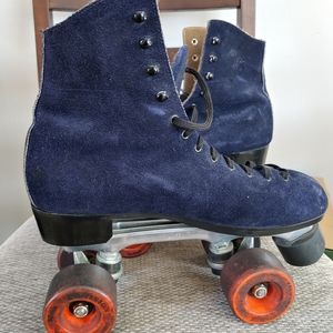 Vintage suede rollerskates sz 9